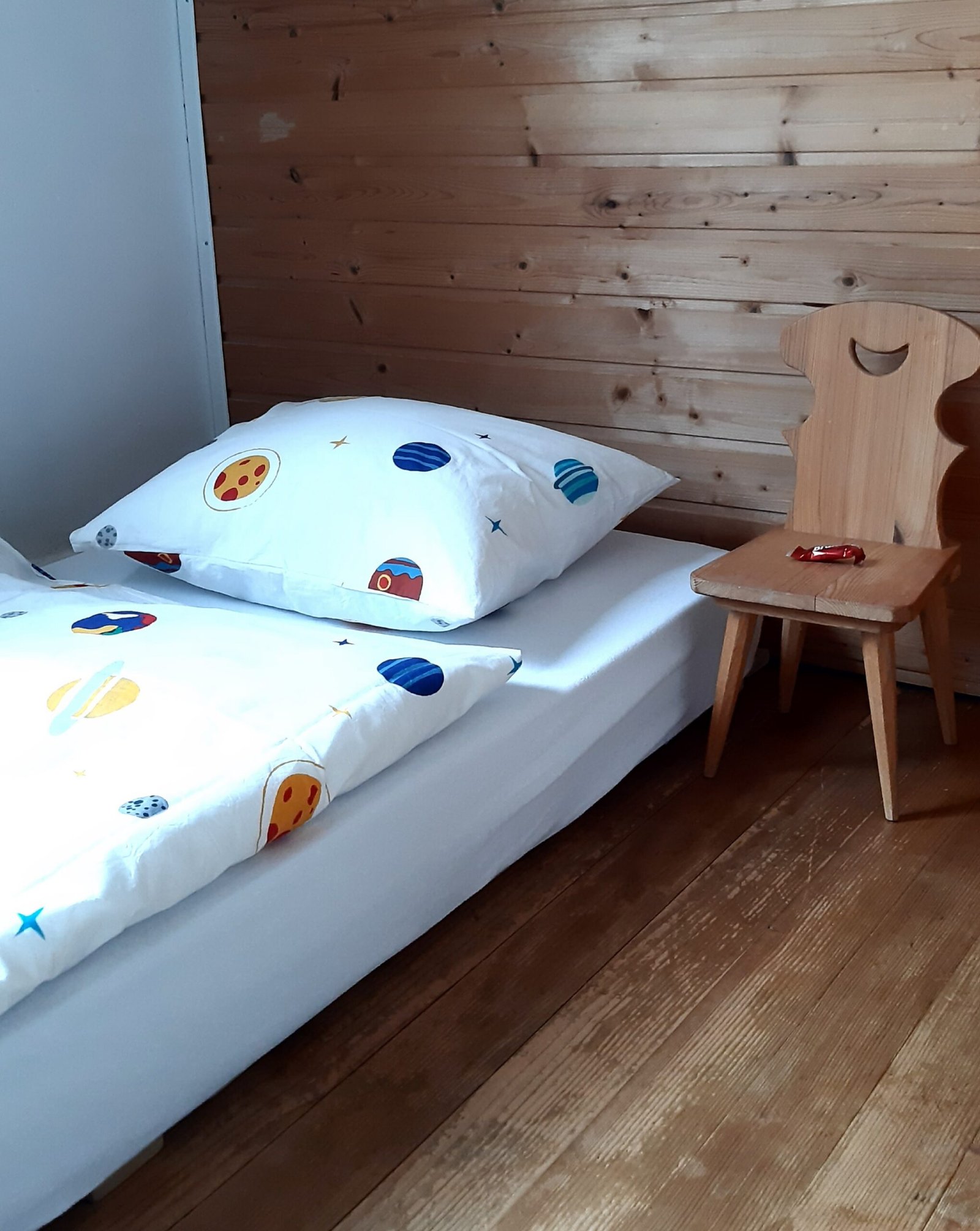 Kinderzustellbett